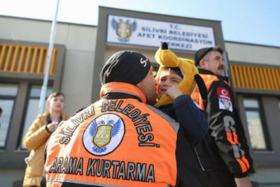 İstanbul Silivri'de ekiplere duygusal karşılama