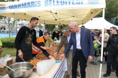 Marmaris Belediyesi'nden depremzedelerle 'el ele' dayanışma