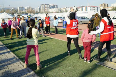 Kızılay'dan afet bölgelerinde 'çocuk dostu' hizmetler