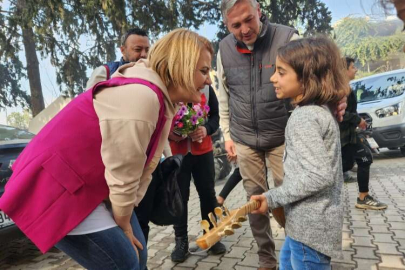 Minik Hena 'Gesi Bağları' ile gönüllere dokundu