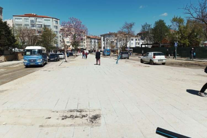 Edirne Keşan'da meydan depo gibiydi... Haberimiz sonrası kaldırıldı!